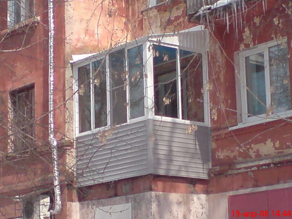 балконы с крышей